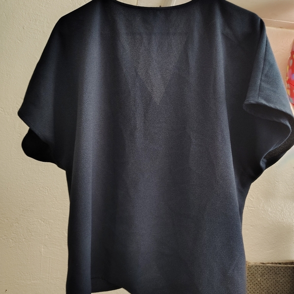 Ann Taylor Navy Blue V-Neck Blouse MINIMALIST, CLASSIC, TRADITIONAL OFFICE SIREN - Picture 6 of 8